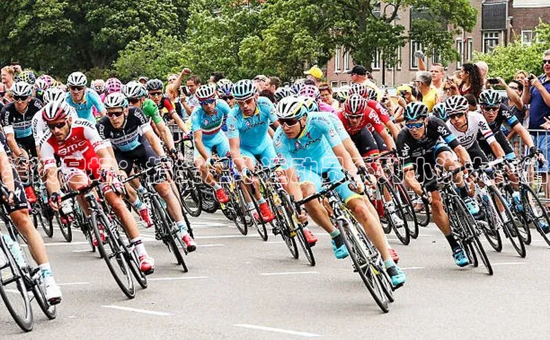 qm球盟会·(中国)网页登录百度百聘笑谈足坛：搞笑足球运动员系列小说大集结